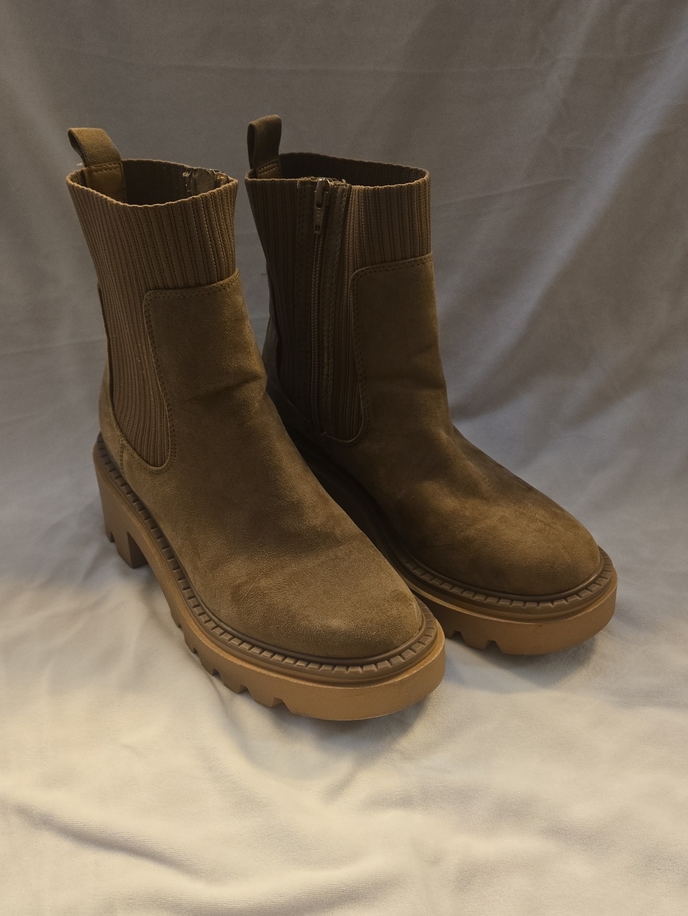 Women’s Chunky Chelsea Boot in Tan Brown - Suede Ankle Boot